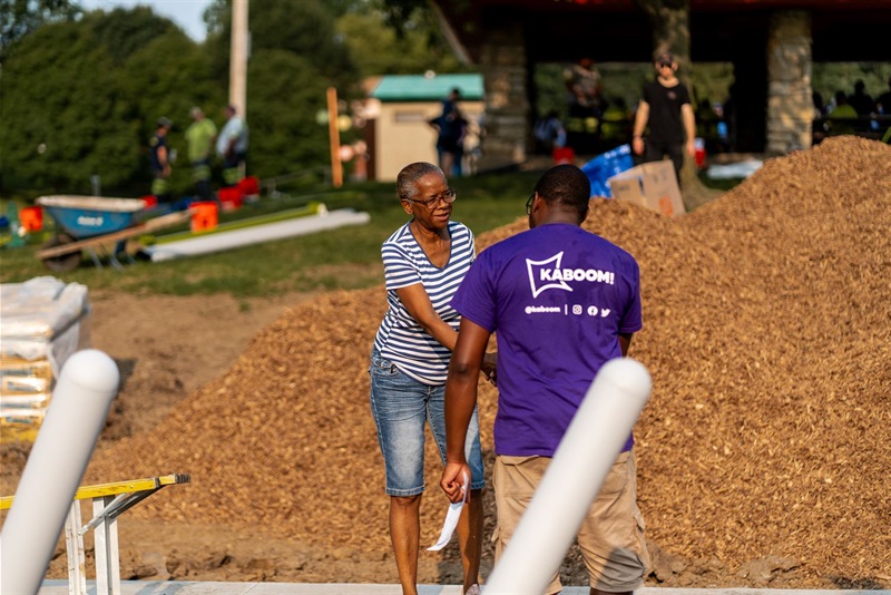 Volunteers at parkwood playground build